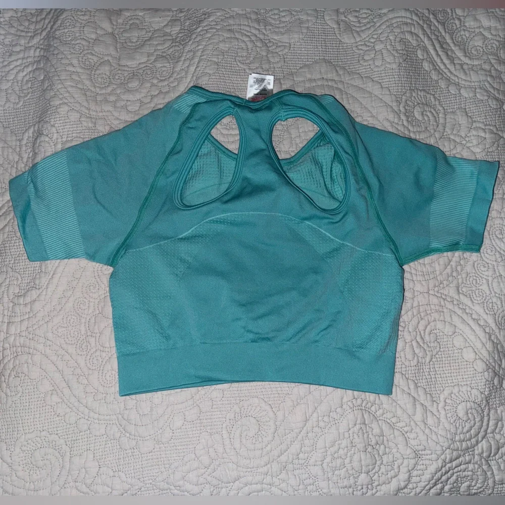 5- ULTRA SEAMLESS GYMSHARK CROP TOPS- BLACK, BLUE, PINK, TEAL, & ORANGE MEDIUM - Picture 12 of 15